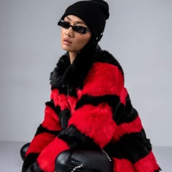 Red and Black Fur Trench Coat - Picture 9 of 10